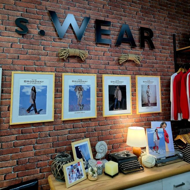 V pondelok 17.11.2025 bude ZATVORENÉ tak ako každý rok. Vážime si slobodu a demokraciu.✌️ Pozdravujeme všetkých @s.wear.sk...